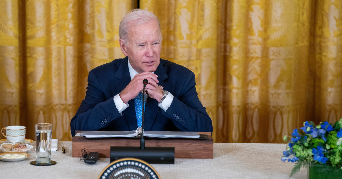 Biden makes final effort to influence Virginia's midterm elections as Election Day approaches.