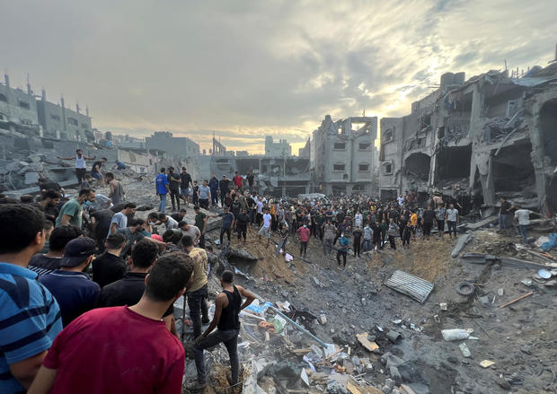 Israeli airstrikes have been launched against Hamas in the Jabaliya refugee camp. According to officials in Gaza, the attacks have resulted in the deaths of civilians.