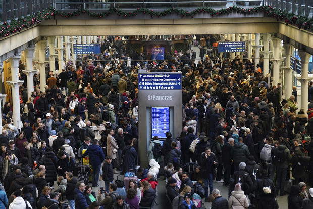 Hundreds of travelers are left stranded in Paris and London due to flooding in the tunnel under the River Thames.
