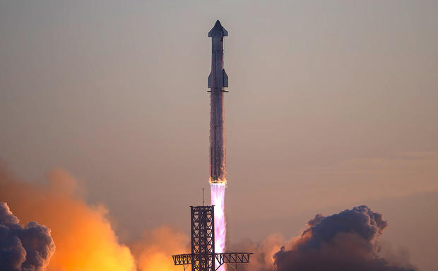 010924-starship-launch2.jpg 