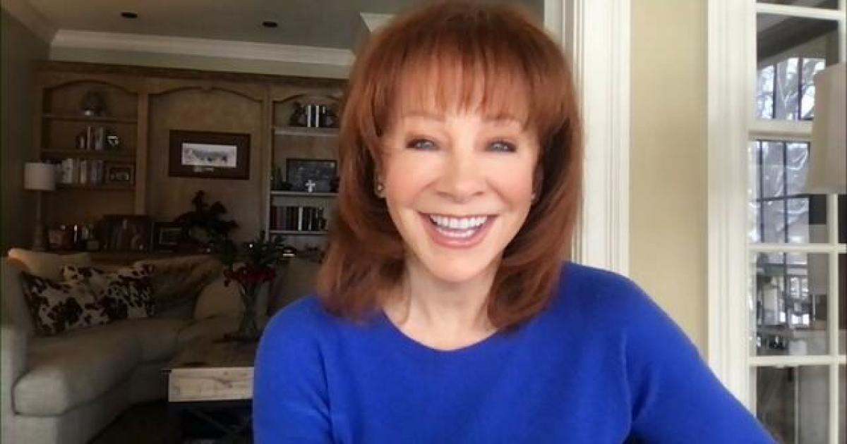 Reba McEntire will perform the national anthem at the Super Bowl.