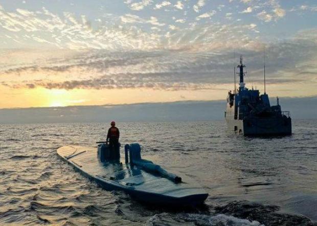 Authorities searching for lost fishermen stumble upon a "narco sub" containing 4,000 kilograms of cocaine.