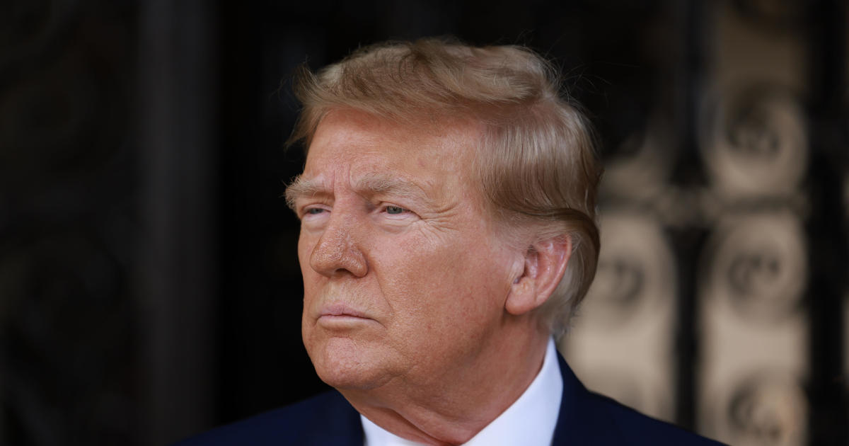 Donald Trump has requested that the United States Supreme Court halt the decision regarding immunity in a 2020 election case.