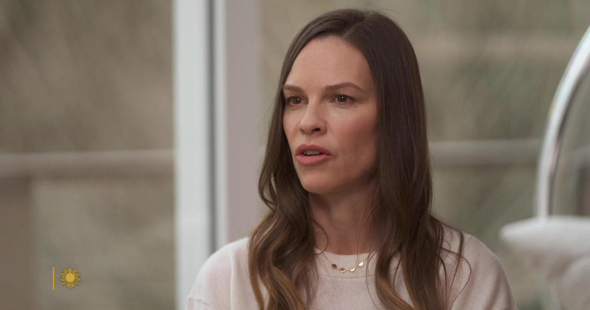 Hilary Swank discusses "Ordinary Angels" and the power of miracles.