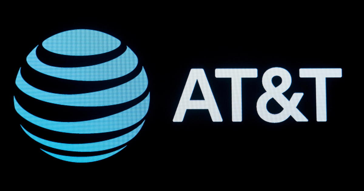 Other cell service providers, such as AT&T, are experiencing outages according to reports from customers.