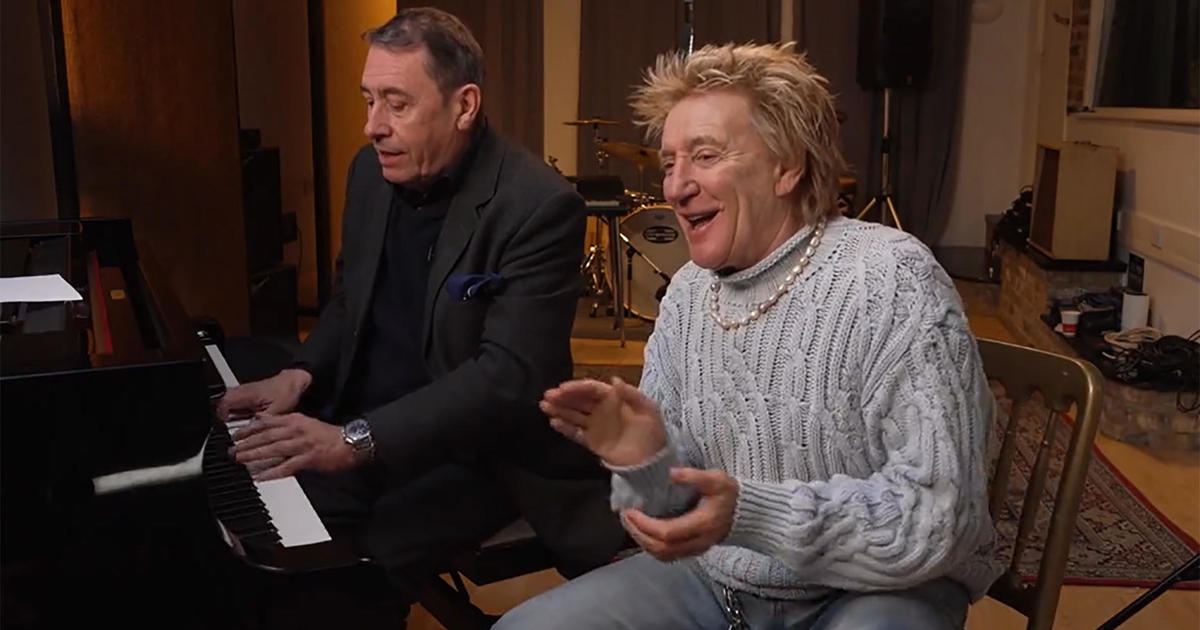 Rod Stewart and Jools Holland collaborated on recording classic jazz songs from the swing era.