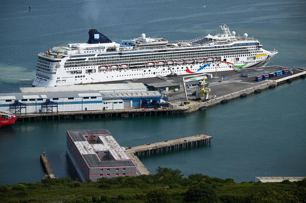 The Norwegian Dawn cruise ship was given permission to dock in Mauritius following concerns about a potential cholera outbreak.