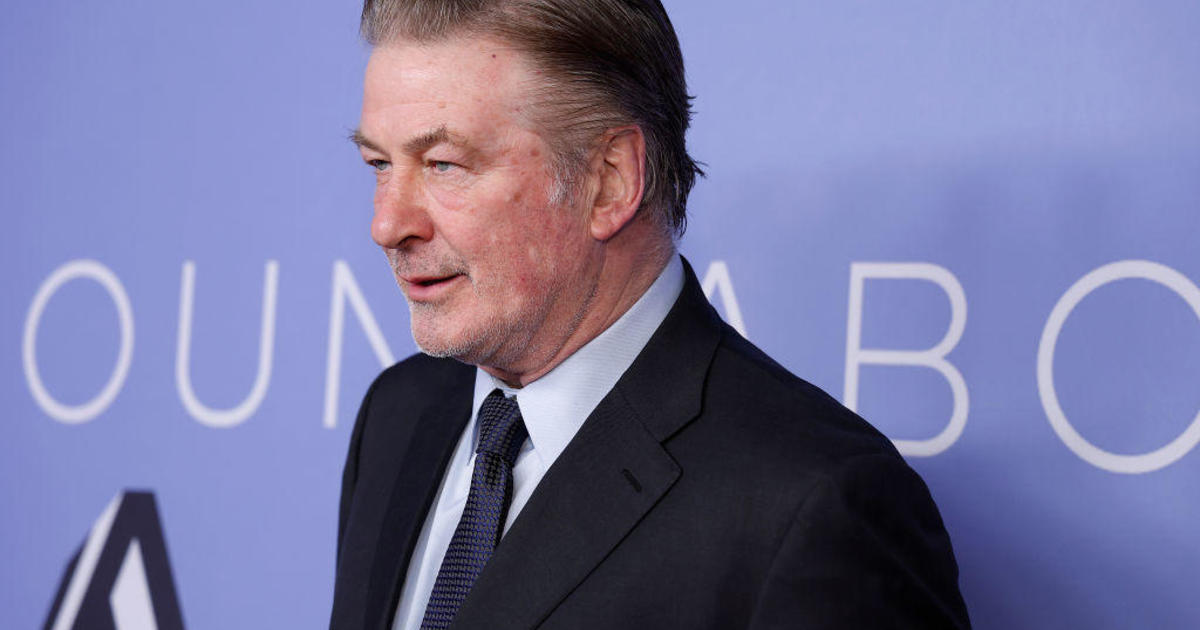 Alec Baldwin is requesting for the involuntary manslaughter charge against him in the "Rust" shooting to be dropped by the judge.