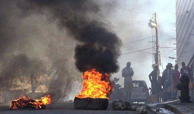 Haitian gangs attempting to take over primary airport as numerous individuals flee prisons: "Committing mass killings without discrimination"