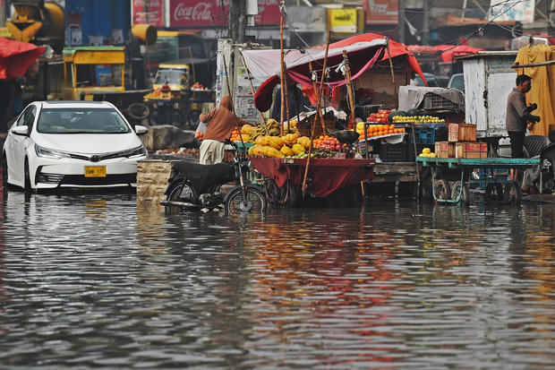 Heavy rains in northwestern Pakistan kill 8 people, mostly children