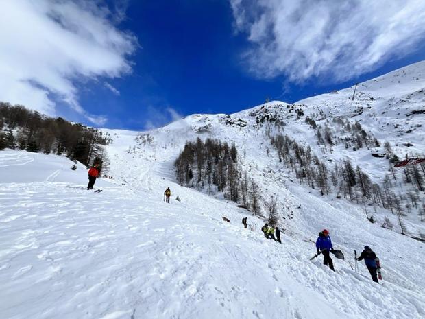 Avalanche kills American teenager and 2 other people near Swiss resort