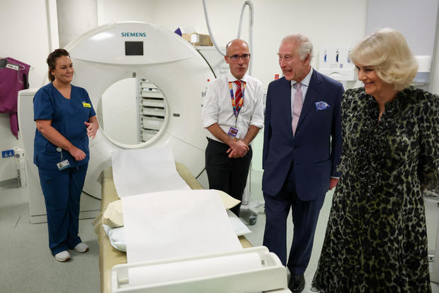 King Charles returns to public work with a visit to a London cancer center