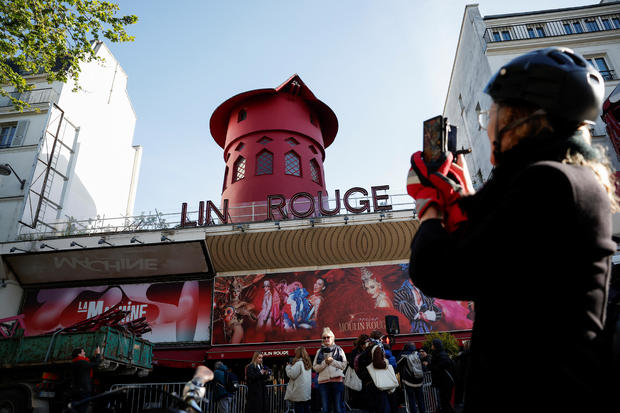 Windmill sails mysteriously fall off Paris' iconic Moulin Rouge cabaret: "It's sad"