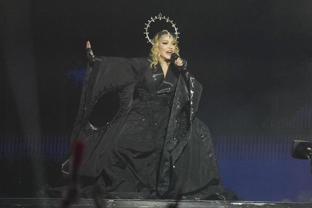 Madonna's biggest concert brings estimated 1.6 million to Rio's Copacabana beach