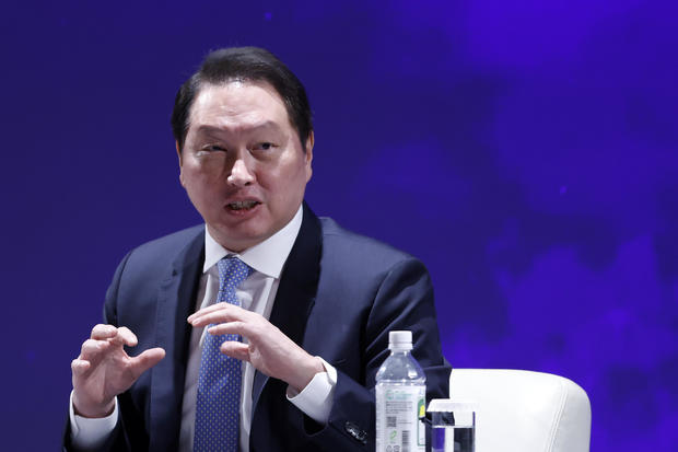 South Korea court orders SK Group boss to pay a record $1 billion divorce settlement