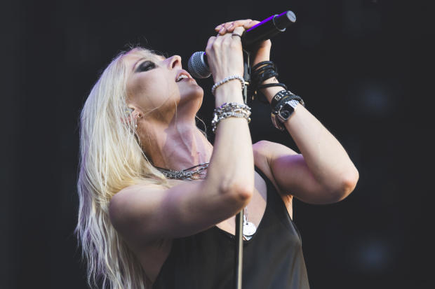 "Gossip Girl" alum Taylor Momsen bit by a bat while performing in Spain: "I must really be a witch"