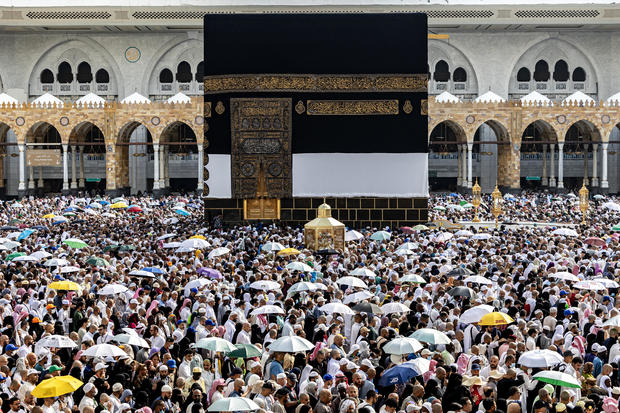 More than 300 Egyptians die from heat during Hajj pilgrimage in Saudi Arabia, diplomats say