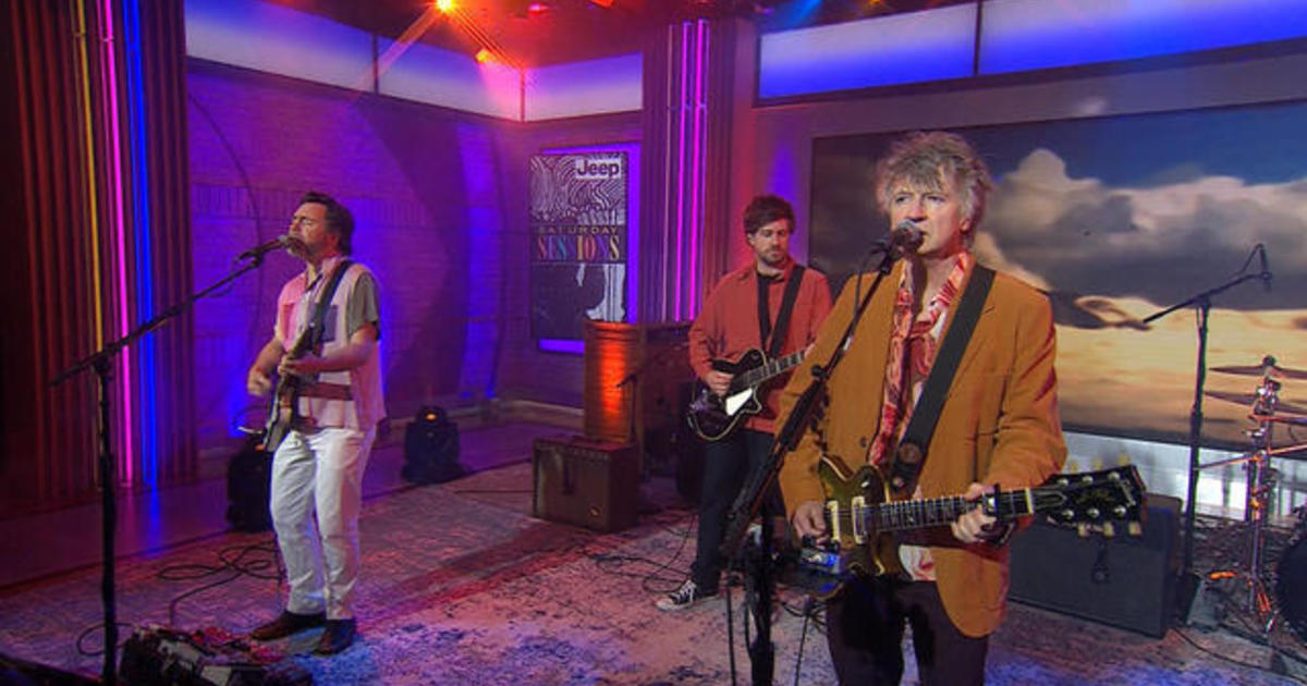 Saturday Sessions: Crowded House performs "The Howl"