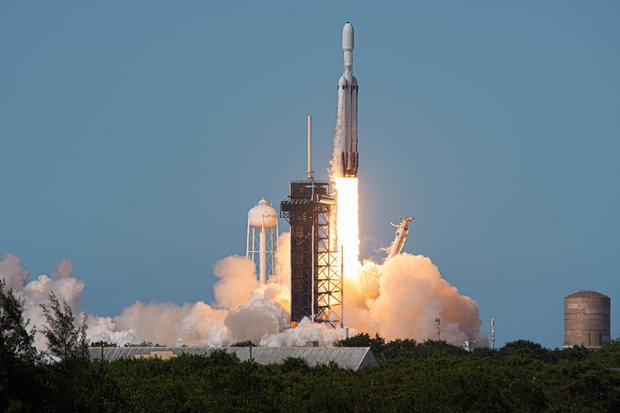 SpaceX Falcon Heavy rocket launches powerful hurricane-hunting weather satellite