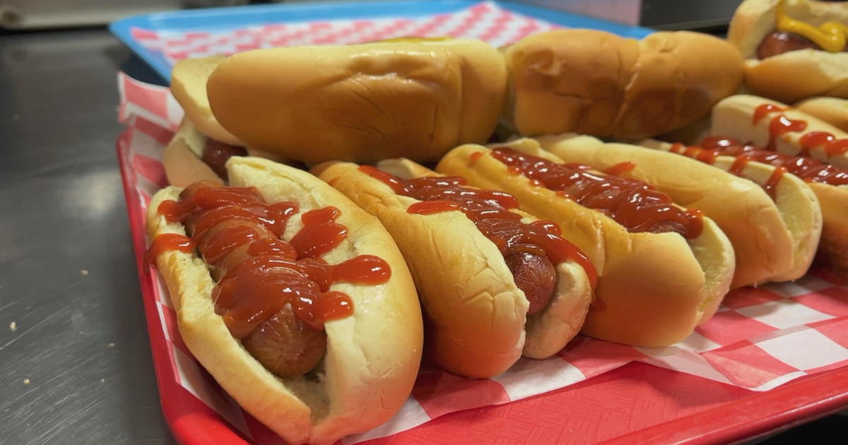 Almost 3.5 tons of hot dogs shipped to hotels and restaurants are recalled