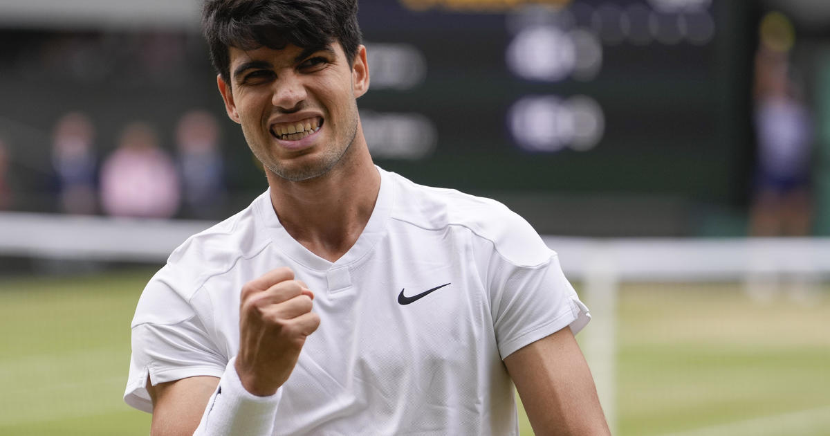 Carlos Alcaraz beats Novak Djokovic at Wimbledon men's final to win fourth Grand Slam title