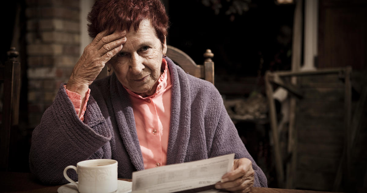 Credit score decline can be an early warning for dementia, study finds