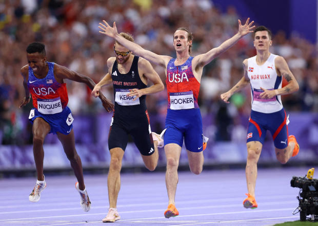 American Cole Hocker stuns with Olympic gold in men's 1,500 meters, upsets Ingebrigsten and Kerr