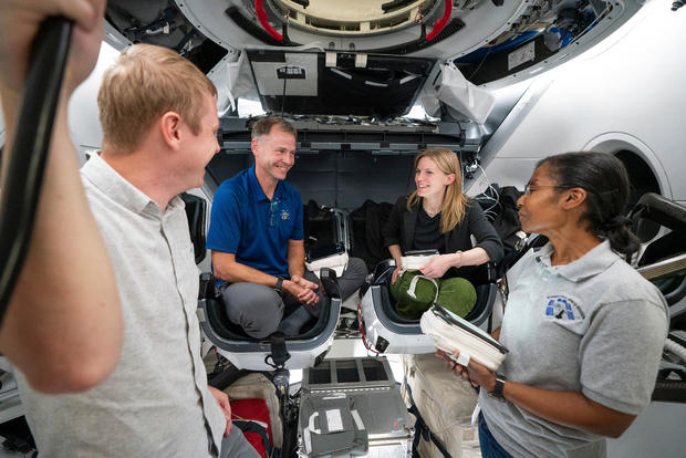 NASA bumps 2 astronauts from upcoming flight to give Starliner crew a ride home in February