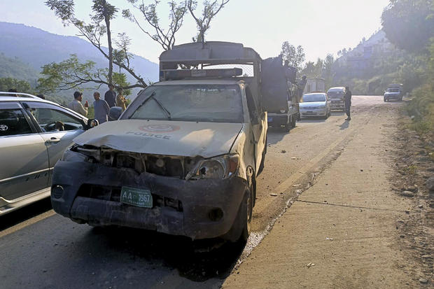 Bomb targets foreign diplomats' convoy in Pakistan's restive northwest, policeman killed