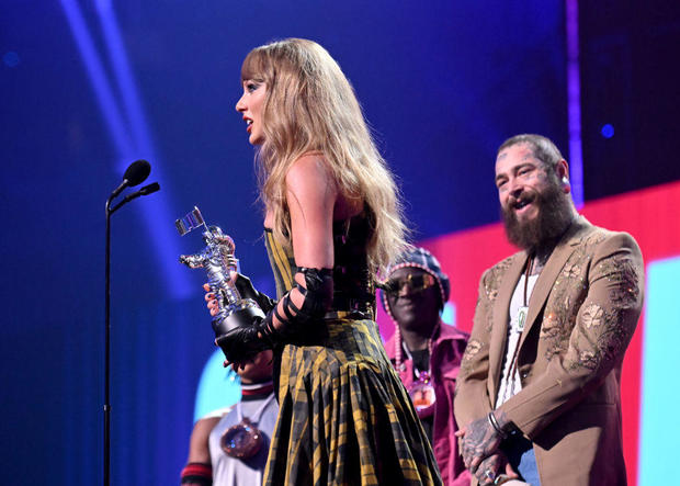 Taylor Swift wins big at MTV Video Music Awards