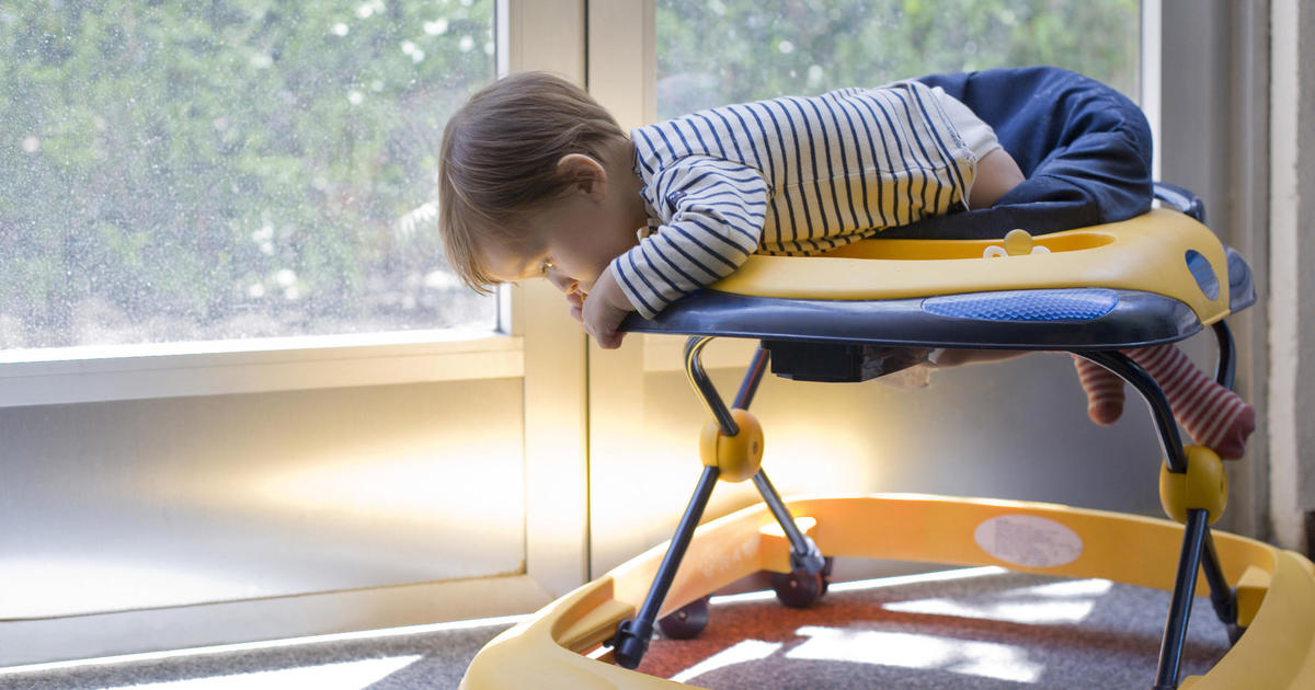 Consumer Reports calls for federal ban on baby walkers. Here are the risks.