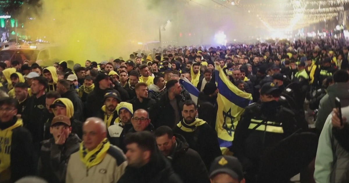 Israeli soccer fans attacked in Amsterdam by antisemitic rioters, officials say