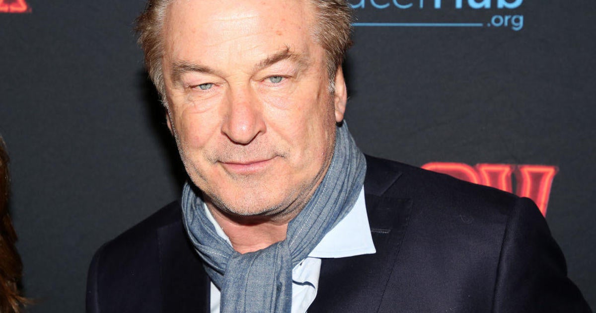 Prosecutor drops appeal, ending case against Alec Baldwin in "Rust" shooting