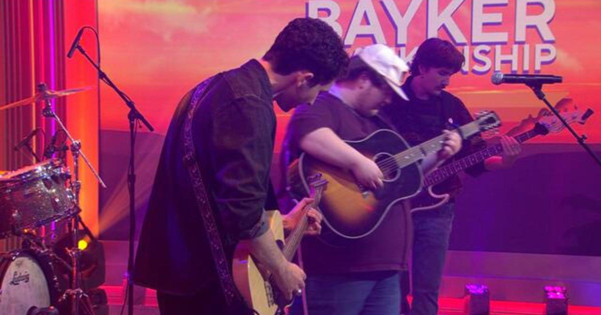 Saturday Sessions: Bayker Blankenship performs "Maxed-Out"