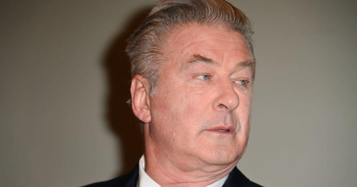 Alec Baldwin files lawsuit against New Mexico prosecutors over manslaughter charge in fatal "Rust" shooting