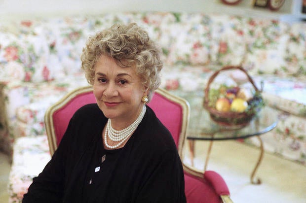 Dame Joan Plowright, Tony Award-winning British actor and widow of Laurence Olivier, dies at 95