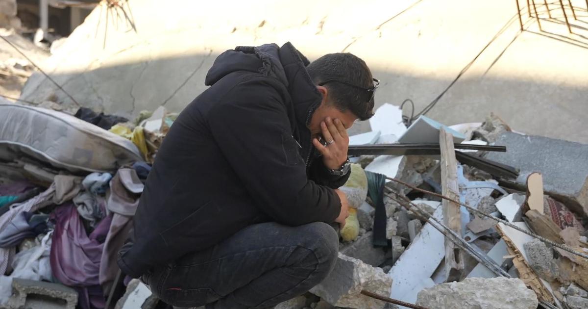 Palestinian man makes journey home in Gaza after 15 months of war