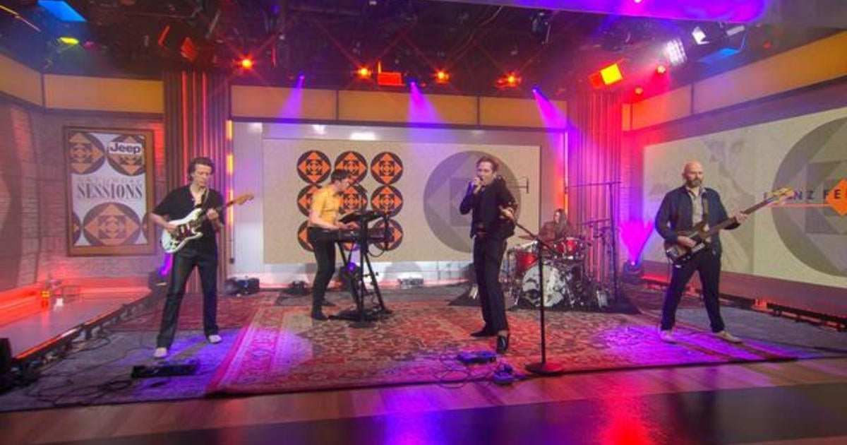 Saturday Sessions: Franz Ferdinand performs "Night Or Day"