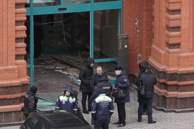 Explosion in upscale Moscow apartment complex reportedly kills Ukrainian separatist wanted by Kyiv