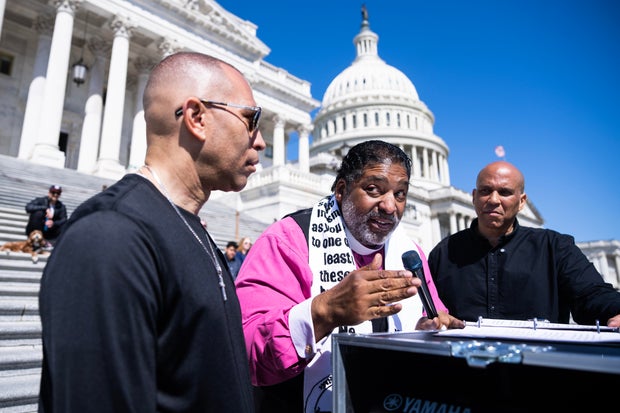 Jeffries and Booker end sit-in protest against GOP budget on Capitol steps after more than 12 hours