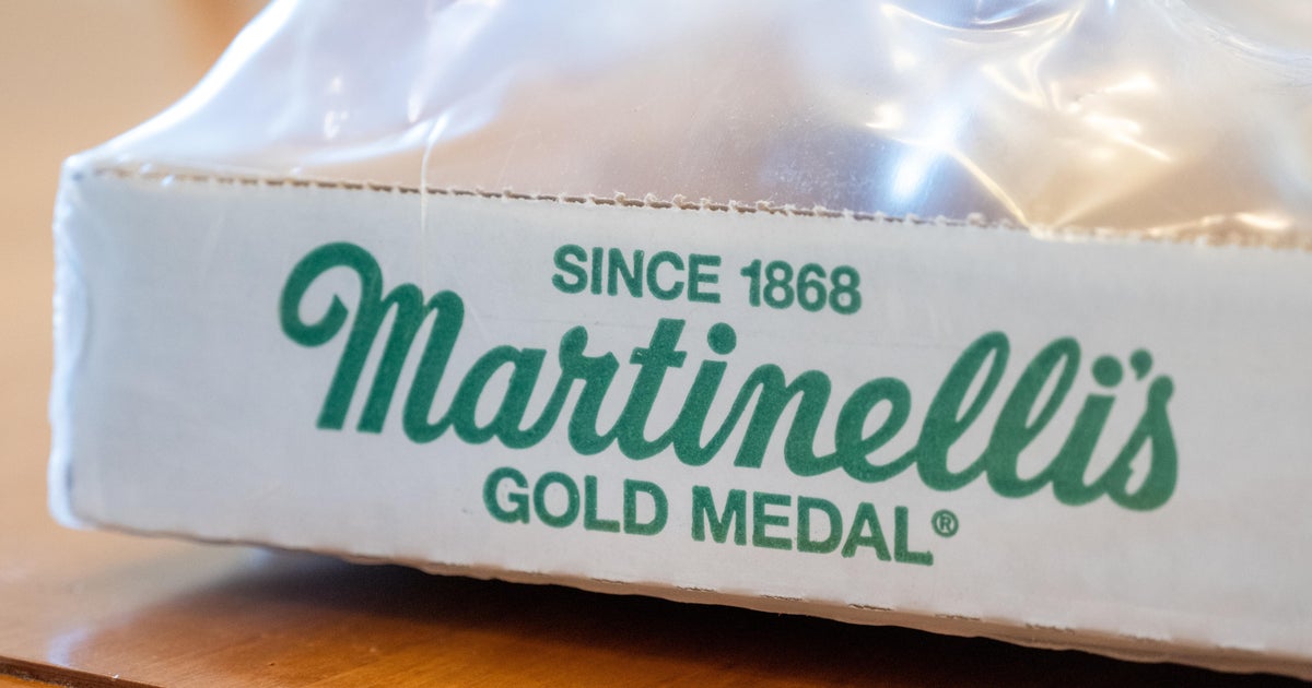 Martinelli's recalls 170,000 apple juice bottles over risk of toxic substance from fungi