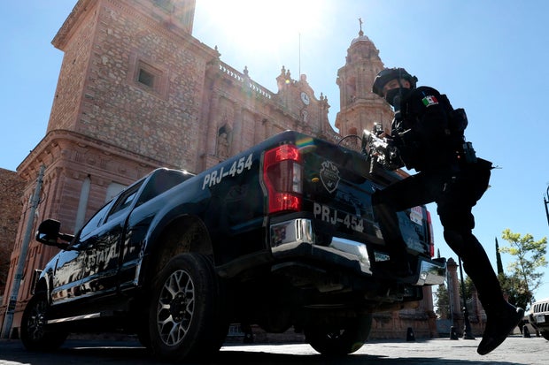 Politician shot and killed while dining at restaurant in Mexico